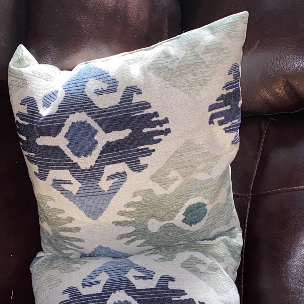 Medium size throw pillows